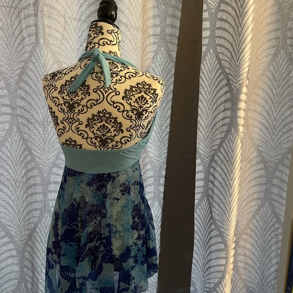 𝖡𝖺𝗍𝗁𝗂𝗇𝗀 𝖲𝗎𝗂𝗍 - Picture 2 of 5